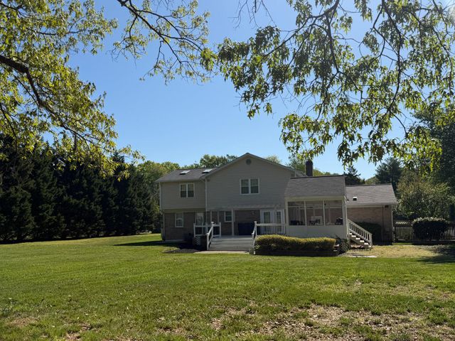 11063 ELLINGER DR, White Plains, MD 20695