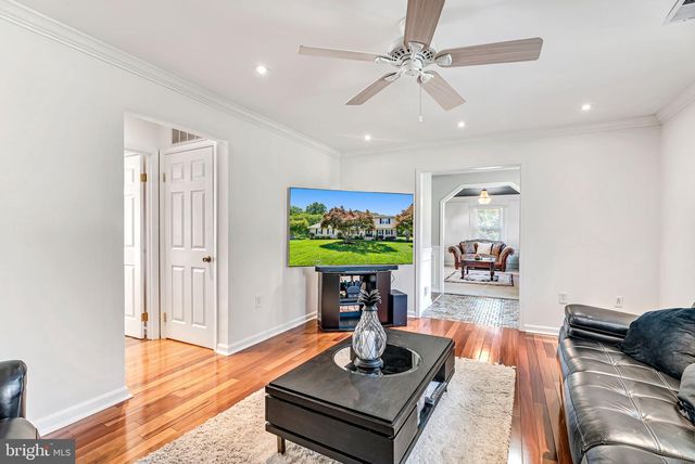 11063 ELLINGER DR, White Plains, MD 20695
