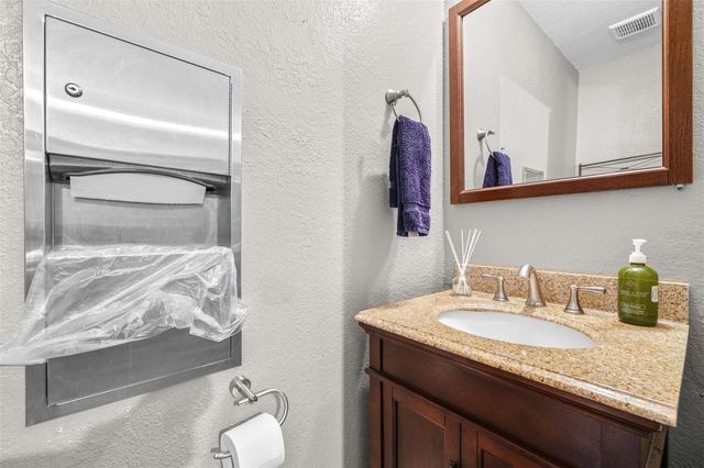 5720 DALDEN DRIVE 5720, Temple Terrace, FL 33617