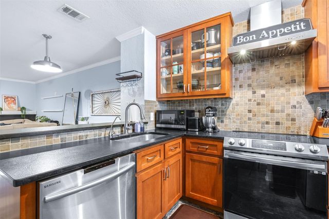 5720 DALDEN DRIVE 5720, Temple Terrace, FL 33617