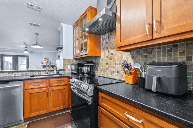 5720 DALDEN DRIVE 5720, Temple Terrace, FL 33617