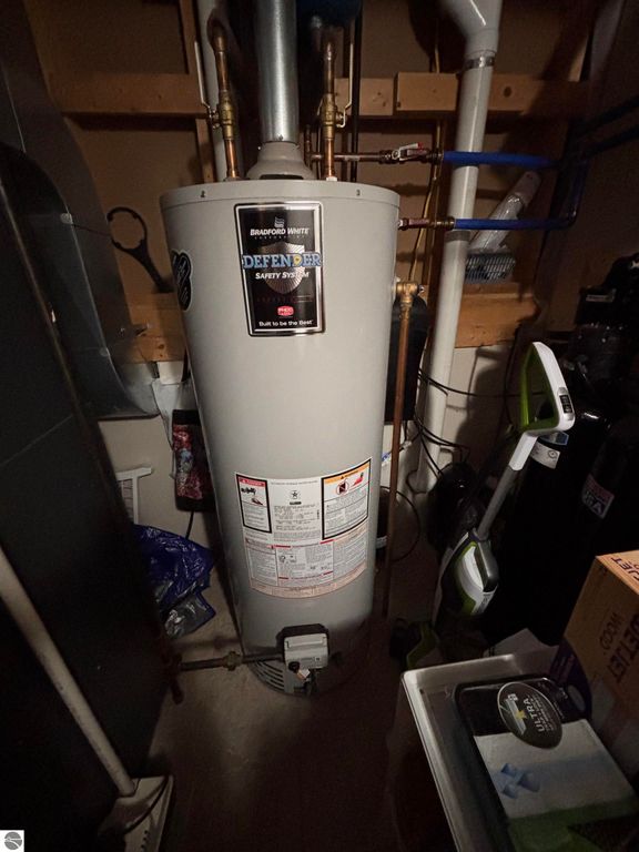 Image 27 of property listing at 8450 Bent Pine Drive, Lake Ann, MI 49650