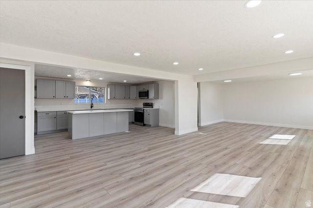 19 E NORTH CANYON RD, Bountiful, UT 84010