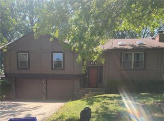 301 SE 2nd Street, Blue Springs, MO 64014