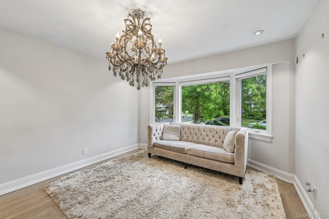 850 Oliver Street, Woodmere, NY 11598