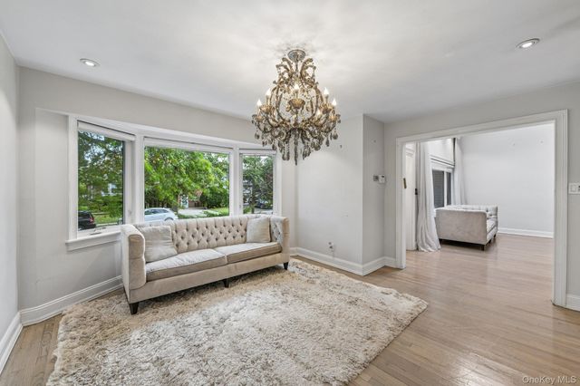 850 Oliver Street, Woodmere, NY 11598