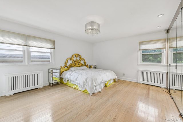 850 Oliver Street, Woodmere, NY 11598