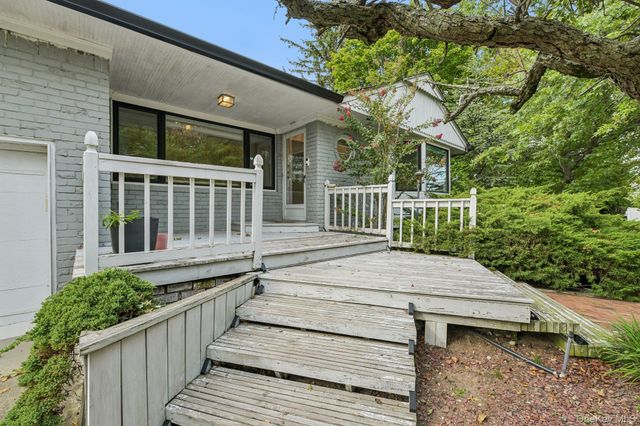 850 Oliver Street, Woodmere, NY 11598