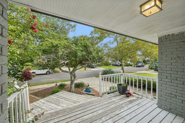 850 Oliver Street, Woodmere, NY 11598