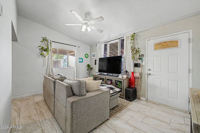 1817 N 38TH Drive, Phoenix, AZ 85009