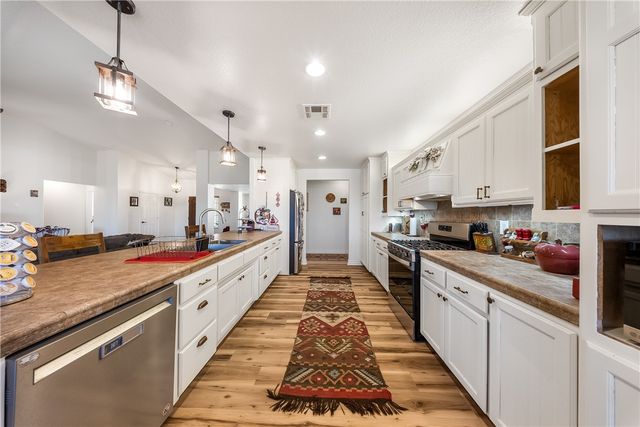 16209 Serrano Road, Apple Valley, CA 92307