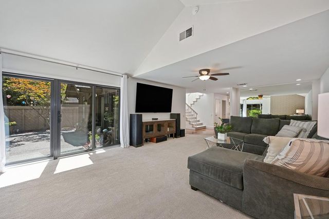 1935 Discovery Village Ln, Gold River, CA 95670