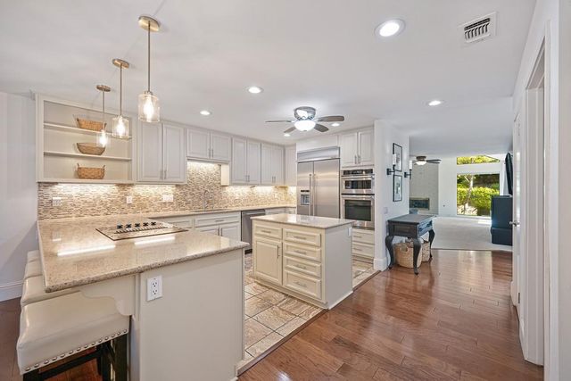 1935 Discovery Village Ln, Gold River, CA 95670