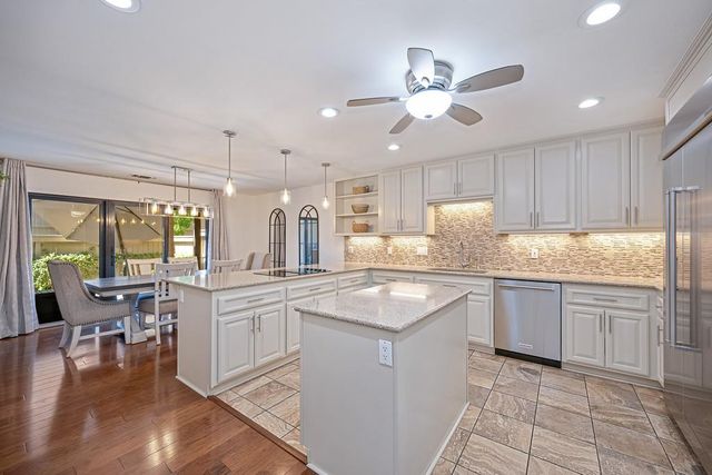 1935 Discovery Village Ln, Gold River, CA 95670