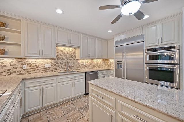 1935 Discovery Village Ln, Gold River, CA 95670