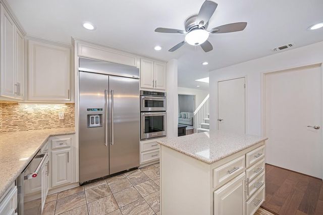 1935 Discovery Village Ln, Gold River, CA 95670
