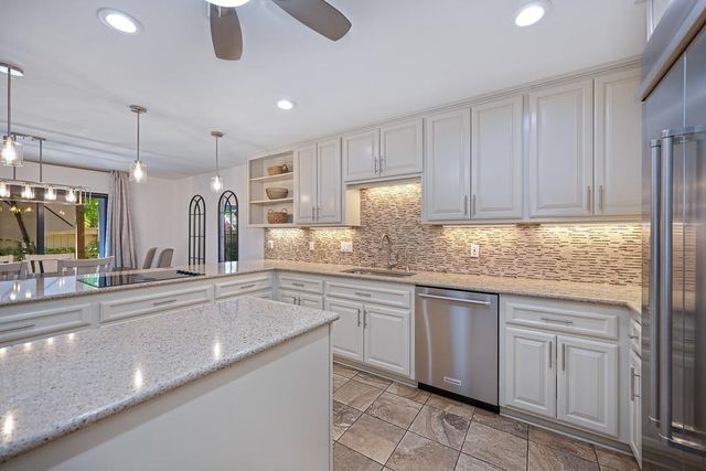 1935 Discovery Village Ln, Gold River, CA 95670