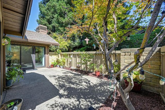 1935 Discovery Village Ln, Gold River, CA 95670