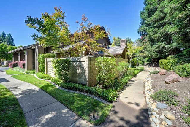 1935 Discovery Village Ln, Gold River, CA 95670