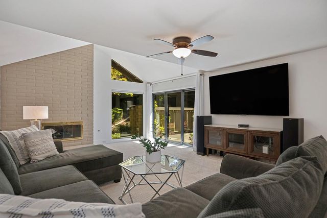 1935 Discovery Village Ln, Gold River, CA 95670