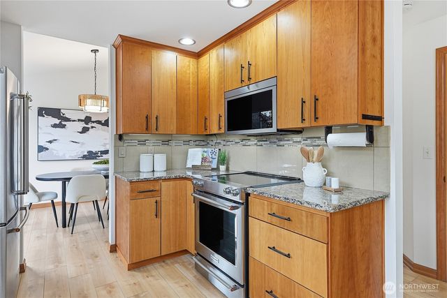 21213 SE 279th Place, Maple Valley, WA 98038