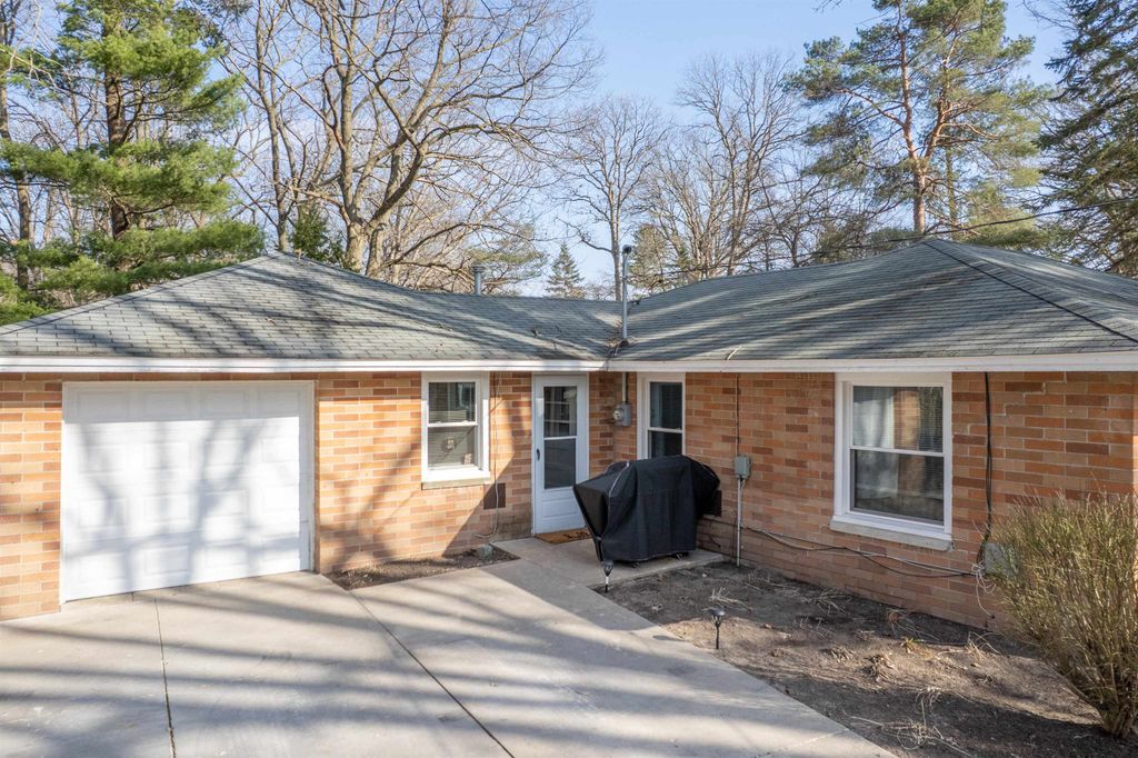 5000 Perrine Road, Midland, MI 48640