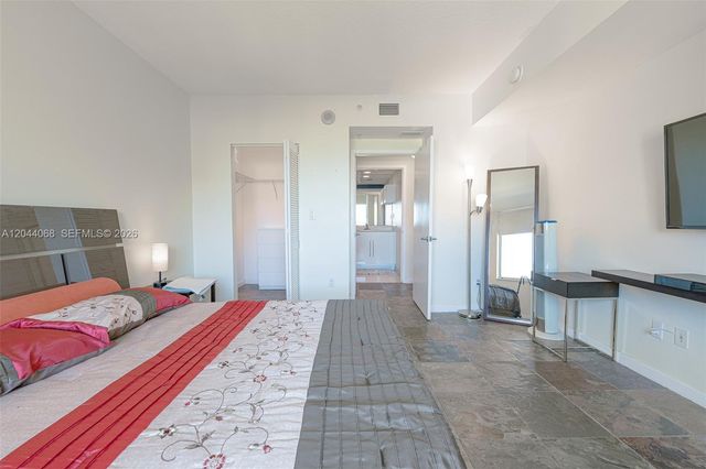 325 S Biscayne Boulevard 3624, Miami, FL 33131
