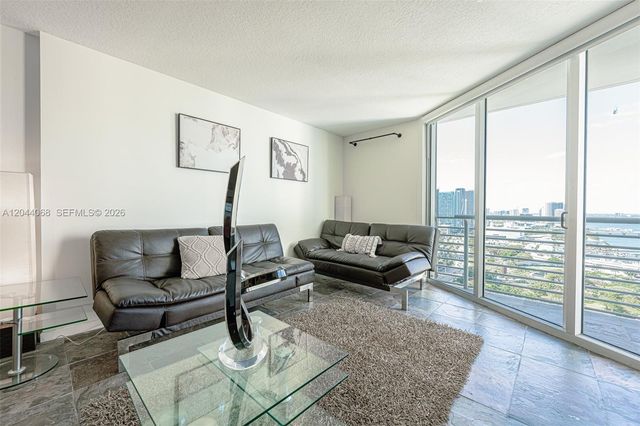 325 S Biscayne Boulevard 3624, Miami, FL 33131