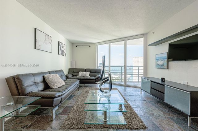 325 S Biscayne Boulevard 3624, Miami, FL 33131