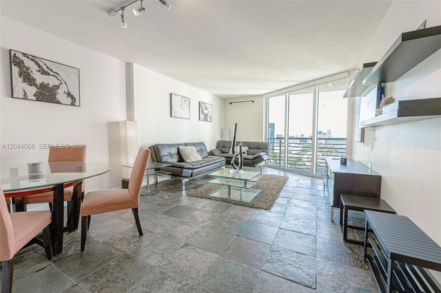 325 S Biscayne Boulevard 3624, Miami, FL 33131