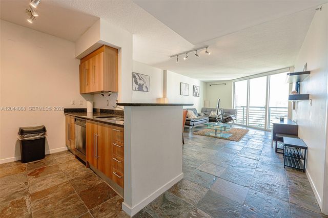 325 S Biscayne Boulevard 3624, Miami, FL 33131