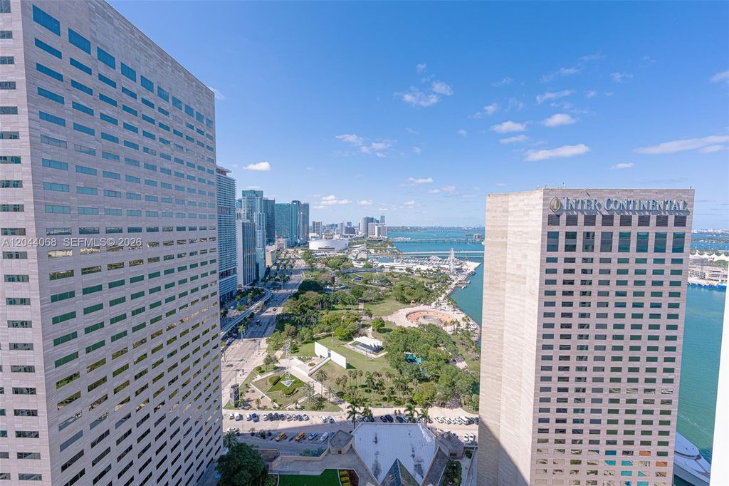 325 S Biscayne Boulevard 3624, Miami, FL 33131