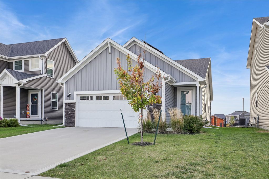 1208 NW Yorktown Drive, Waukee, IA 50263