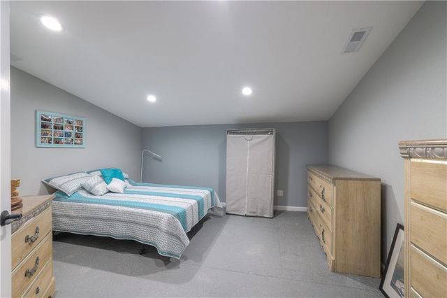 105 Hebar Street, East Lynne, MO 64743