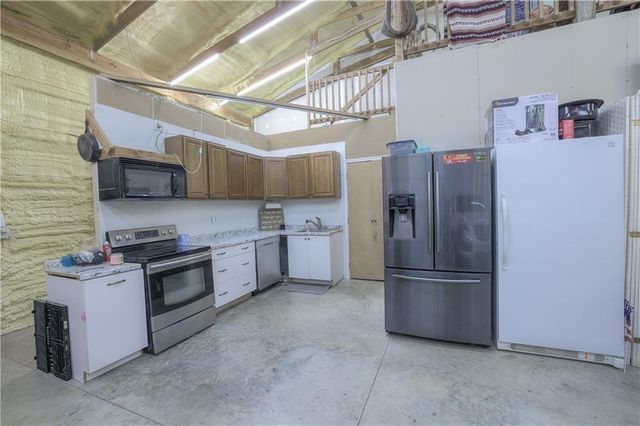 105 Hebar Street, East Lynne, MO 64743