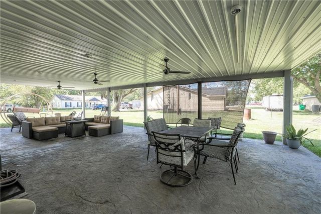 105 Hebar Street, East Lynne, MO 64743