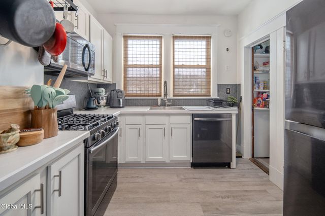 9 Mereline Avenue, Albany, NY 12209