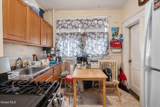 9 Mereline Avenue, Albany, NY 12209