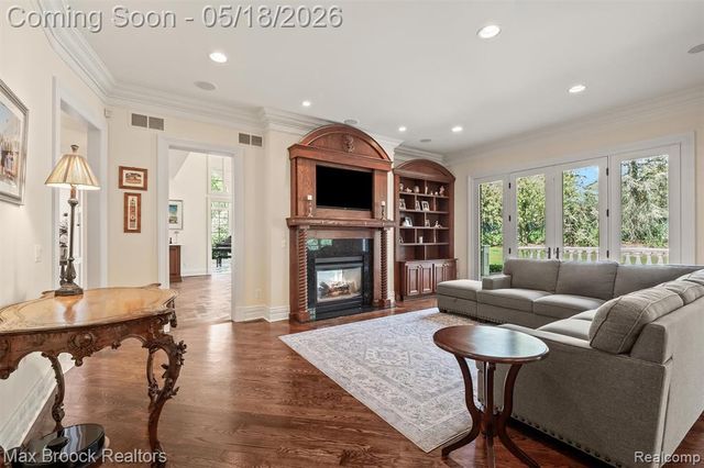 528 Barrington Court, Bloomfield Hills, MI 48304