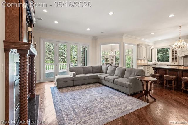 528 Barrington Court, Bloomfield Hills, MI 48304