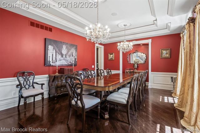 528 Barrington Court, Bloomfield Hills, MI 48304