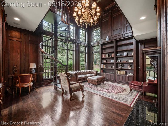 528 Barrington Court, Bloomfield Hills, MI 48304