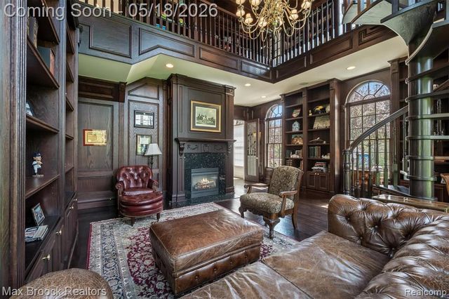 528 Barrington Court, Bloomfield Hills, MI 48304