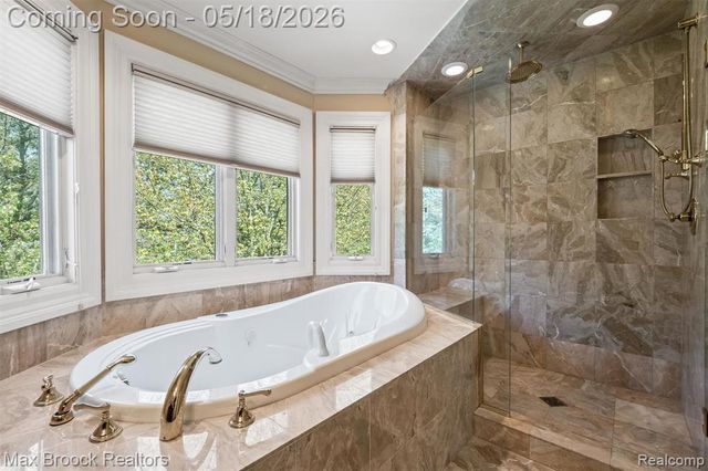528 Barrington Court, Bloomfield Hills, MI 48304