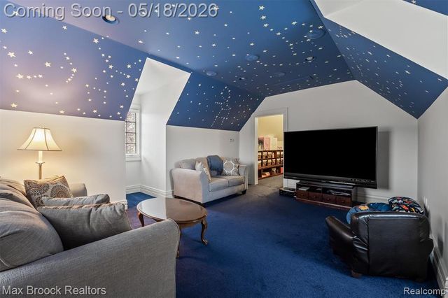 528 Barrington Court, Bloomfield Hills, MI 48304