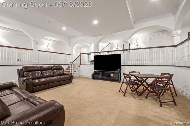 528 Barrington Court, Bloomfield Hills, MI 48304
