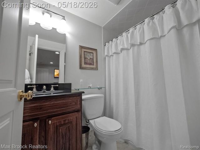 528 Barrington Court, Bloomfield Hills, MI 48304
