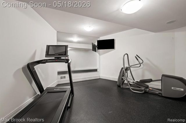 528 Barrington Court, Bloomfield Hills, MI 48304