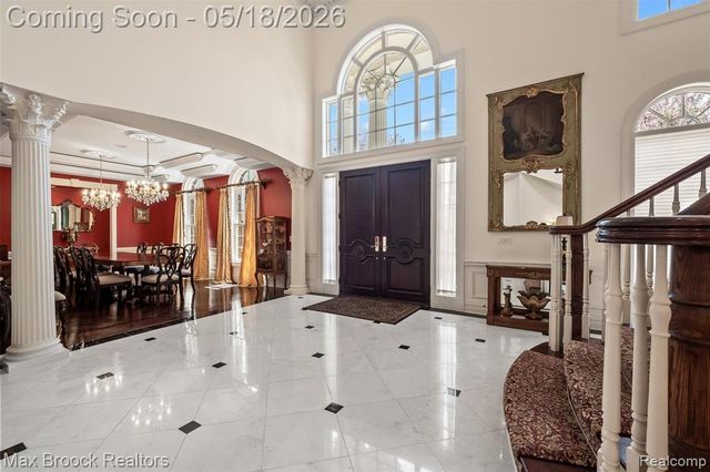 528 Barrington Court, Bloomfield Hills, MI 48304