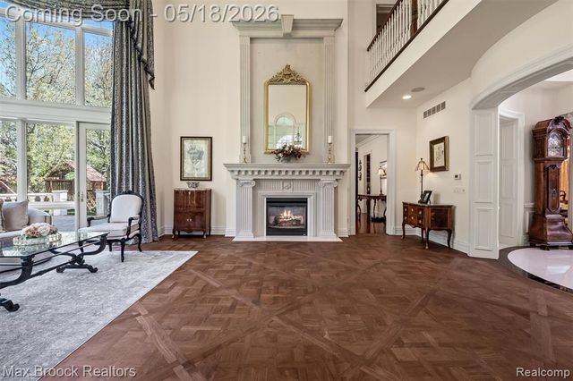 528 Barrington Court, Bloomfield Hills, MI 48304